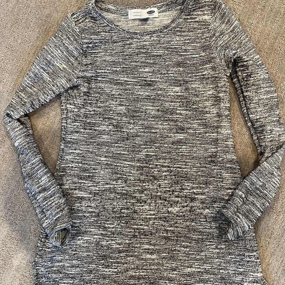 Old Navy Black and White Knit Maternity Top